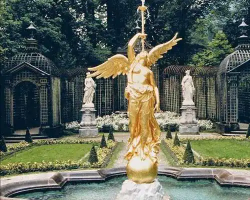 Play Wallpapers Linderh of Castle