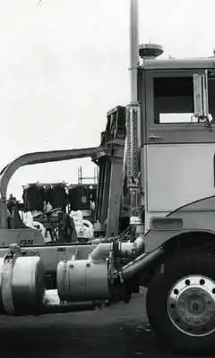 Play Wallpapers Peterbilt 282 Truck