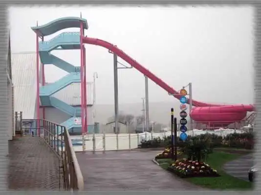 Play Water Slides Wallpaper