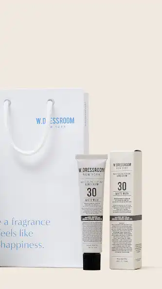 Play W.DRESSROOM as an online game W.DRESSROOM with UptoPlay