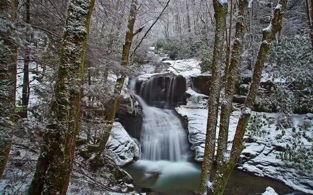 Play Winter Waterfall livewallpaper Play Winter Waterfall livewallpaper