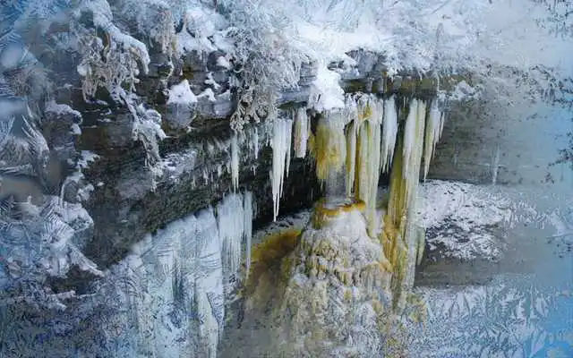 Play Winter Waterfall livewallpaper Play Winter Waterfall livewallpaper