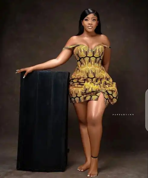 Play Women Ankara Styles 2023 as an online game Women Ankara Styles 2023 with UptoPlay