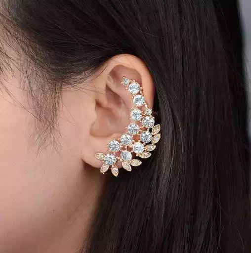 Play Women Earring as an online game Women Earring with UptoPlay