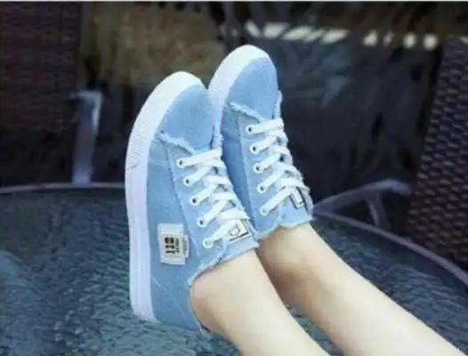 Play Womens Sneakers