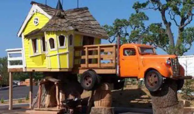 Play Wooden Playhouse