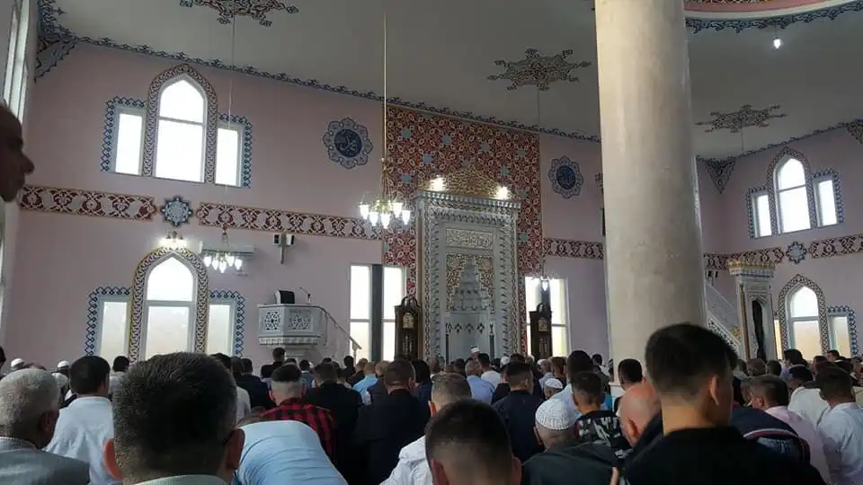 Play Xhamia Chellopek i Ri as an online game Xhamia Chellopek i Ri with UptoPlay