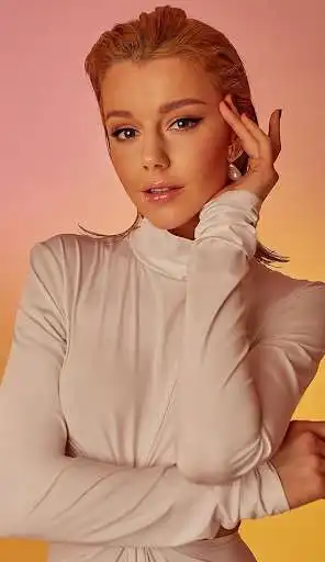 Play Yulianna Karaulova selfie photo editor  and enjoy Yulianna Karaulova selfie photo editor with UptoPlay