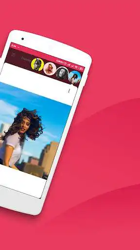 Play Zoomie: Profile Picture Viewer as an online game Zoomie: Profile Picture Viewer with UptoPlay