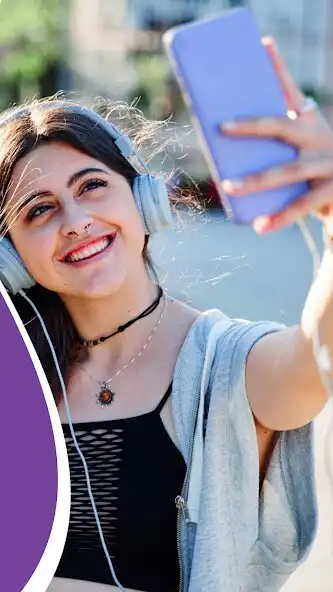 Play Zora live - Random Video chat as an online game Zora live - Random Video chat with UptoPlay